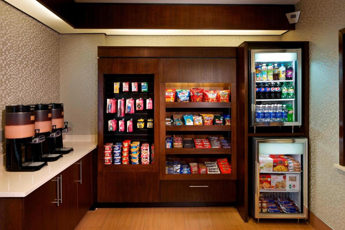SpringHill Suites by Marriott Newark International Airport - image 3