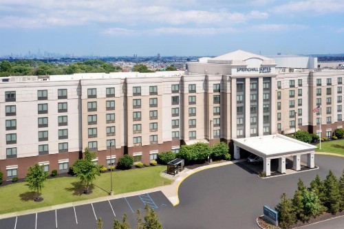 SpringHill Suites by Marriott Newark International Airport - image 9