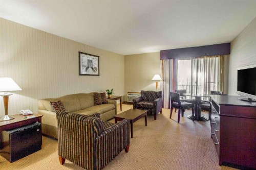 Wyndham Garden Hotel Newark Airport - image 5