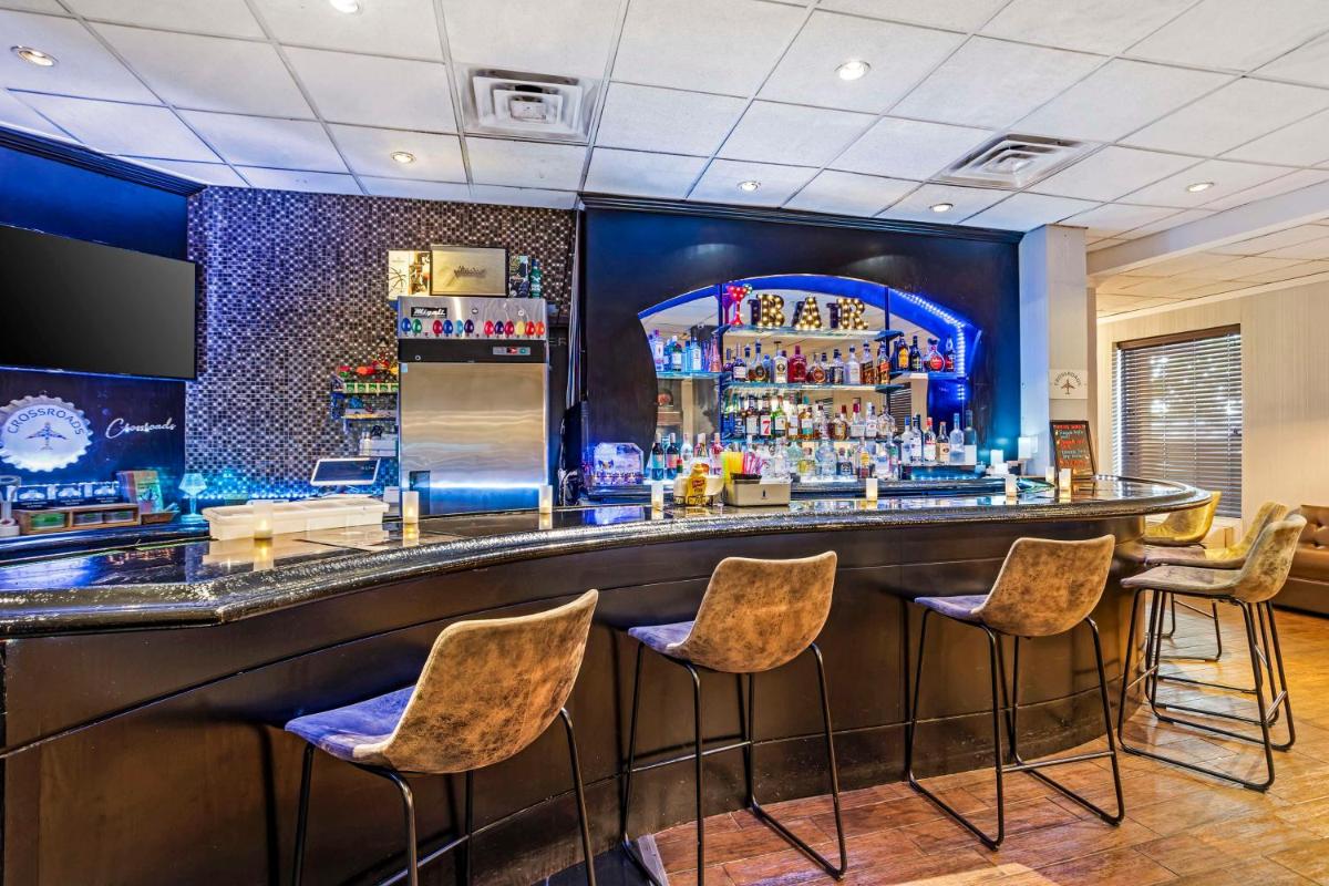 Best Western Plus Newark Airport West - image 2