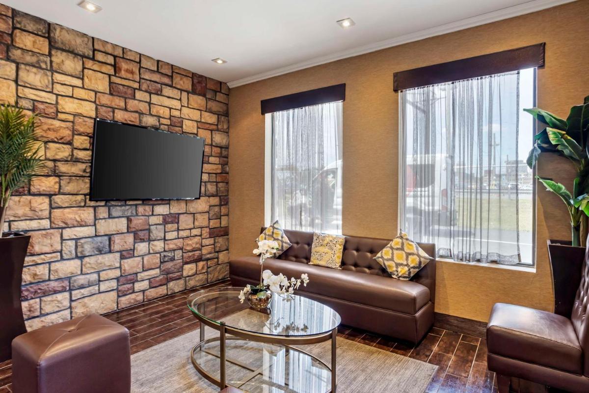 Best Western Plus Newark Airport West - image 3