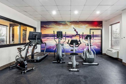 Best Western Plus Newark Airport West - image 4