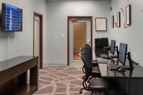 Newark Liberty International Airport Marriott - image 12