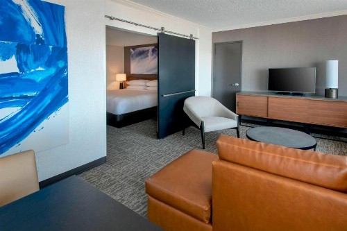 Newark Liberty International Airport Marriott - image 17