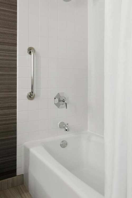 Newark Liberty International Airport Marriott - image 28