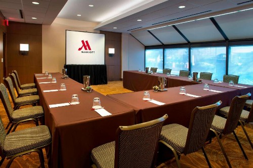 Newark Liberty International Airport Marriott - image 30