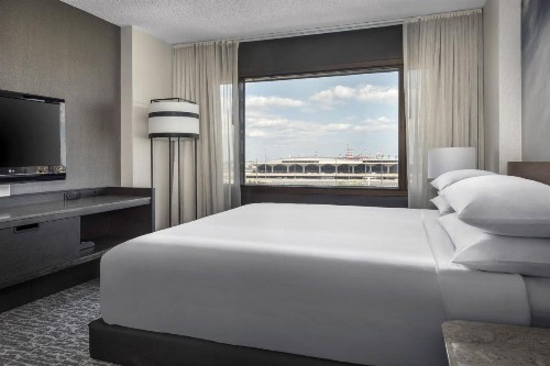 Newark Liberty International Airport Marriott - image 36