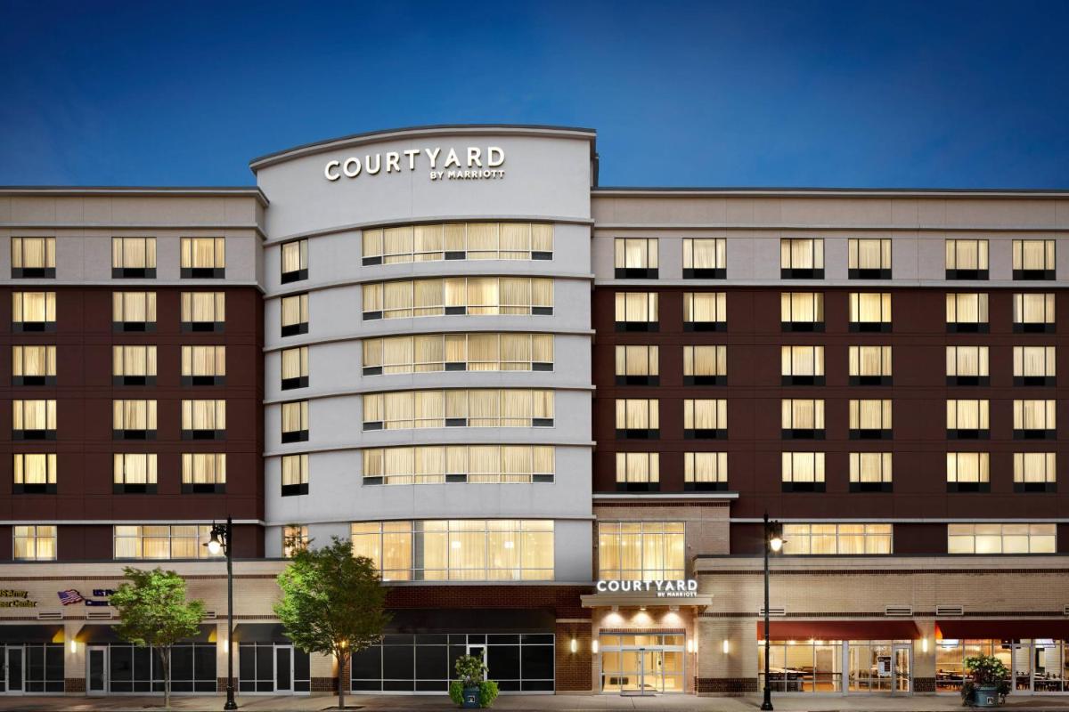 Courtyard by Marriott Newark Downtown - image 4