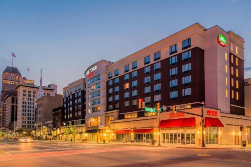 Courtyard by Marriott Newark Downtown - image 6
