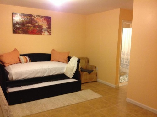 Mojoy Homesuites At Runyon - image 31