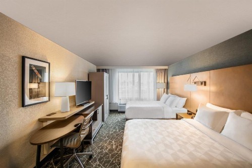 Holiday Inn Newark Intl Airport - North an IHG Hotel - image 2