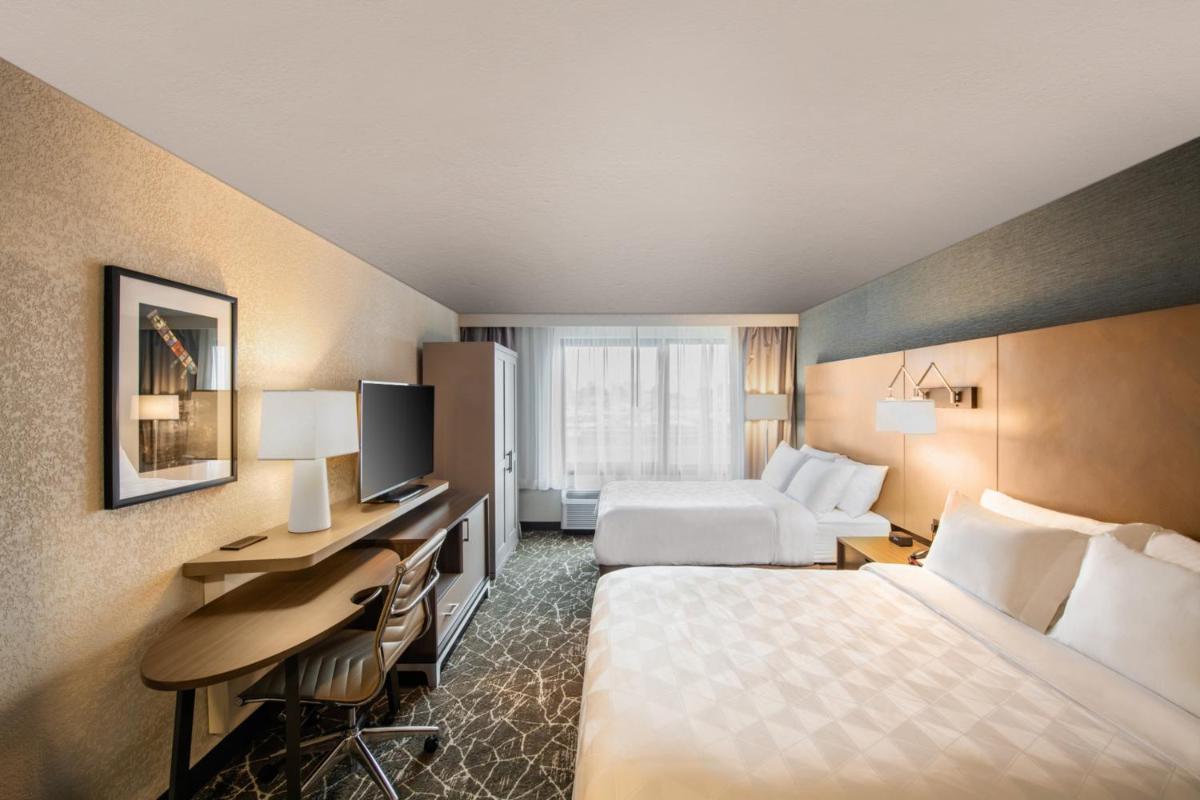 Holiday Inn Newark Intl Airport - North an IHG Hotel - image 2