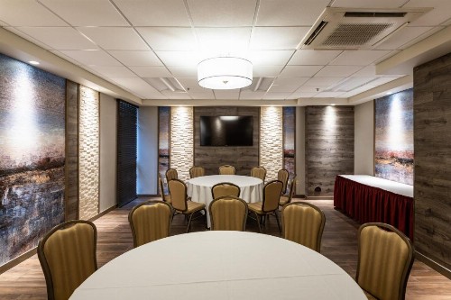 Holiday Inn Newark Intl Airport - North an IHG Hotel - image 3