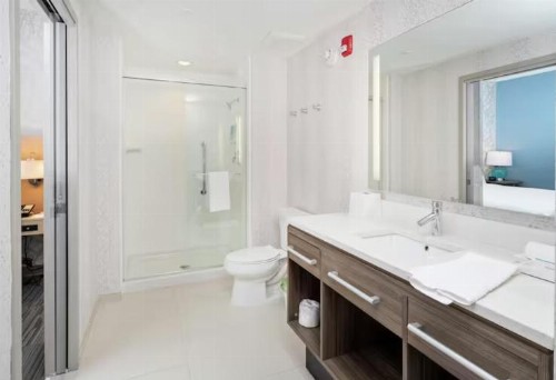 Home2 Suites By Hilton Newark Airport - image 3