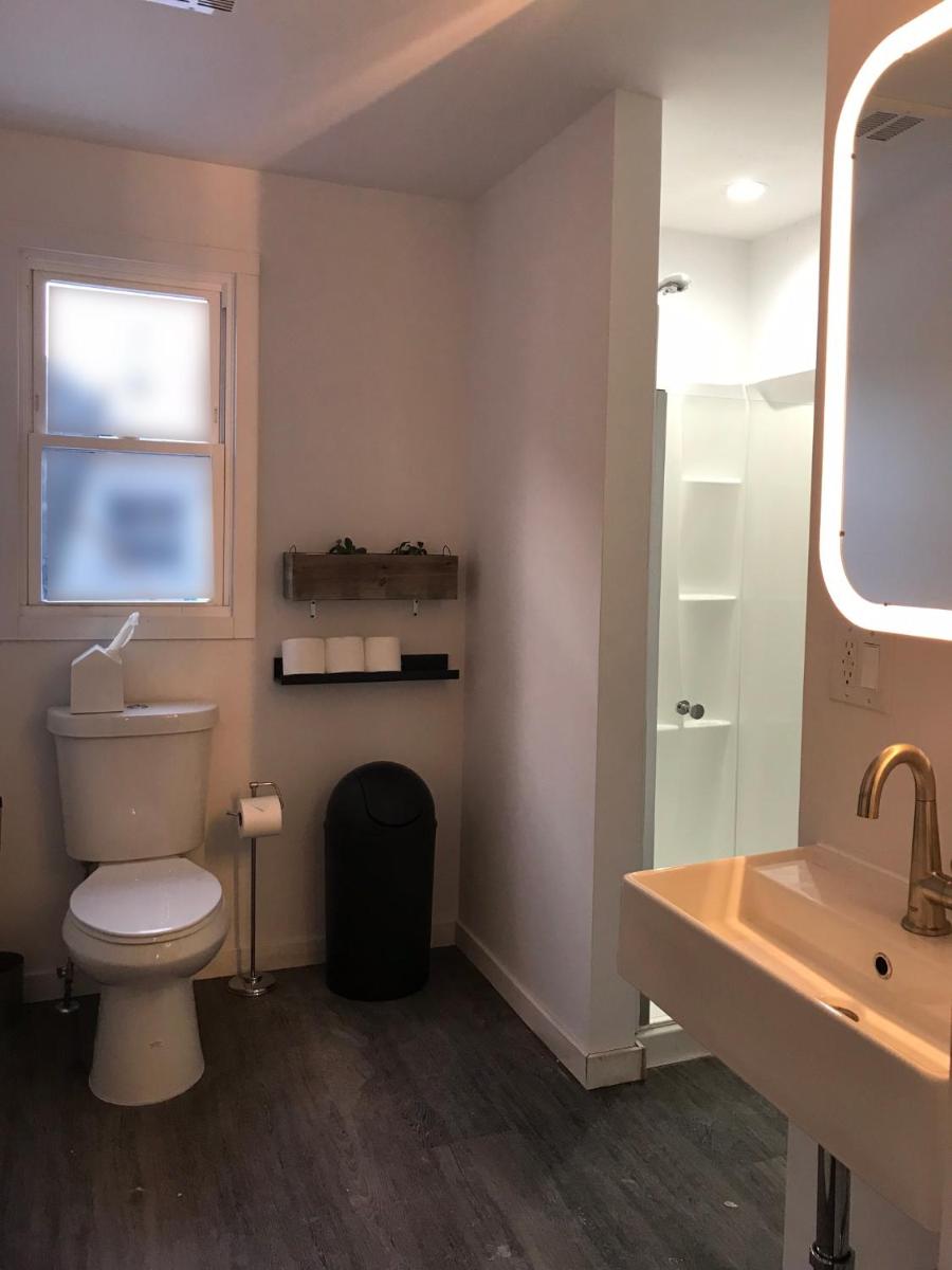 The Modern GuestHouse Ironbound Newark-FastTrainToNYC-OneStopToAirport - image 4