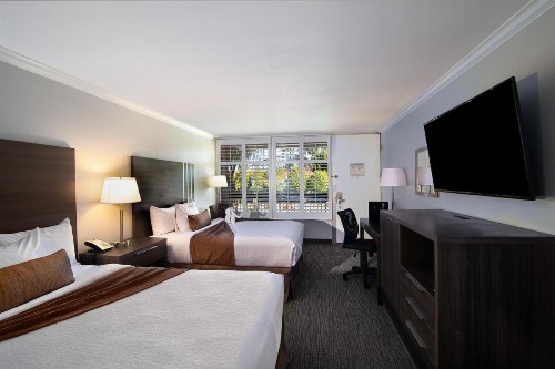 Palm Garden Hotel - image 40