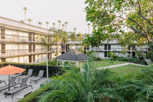 Palm Garden Hotel - image 5