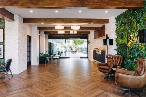 Palm Garden Hotel - image 7