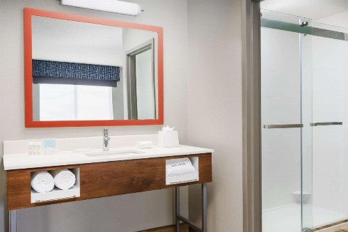 Hampton Inn & Suites Thousand Oaks - image 15