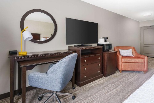 Hampton Inn & Suites Thousand Oaks - image 17