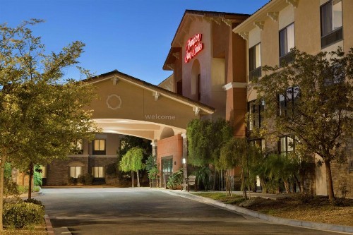 Hampton Inn & Suites Thousand Oaks - image 2