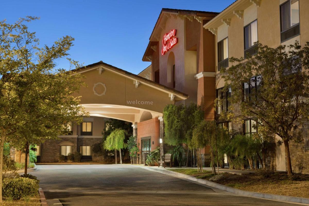Hampton Inn & Suites Thousand Oaks - image 2