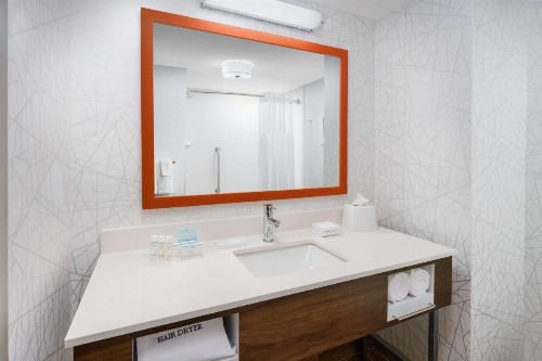 Hampton Inn & Suites Thousand Oaks - image 25