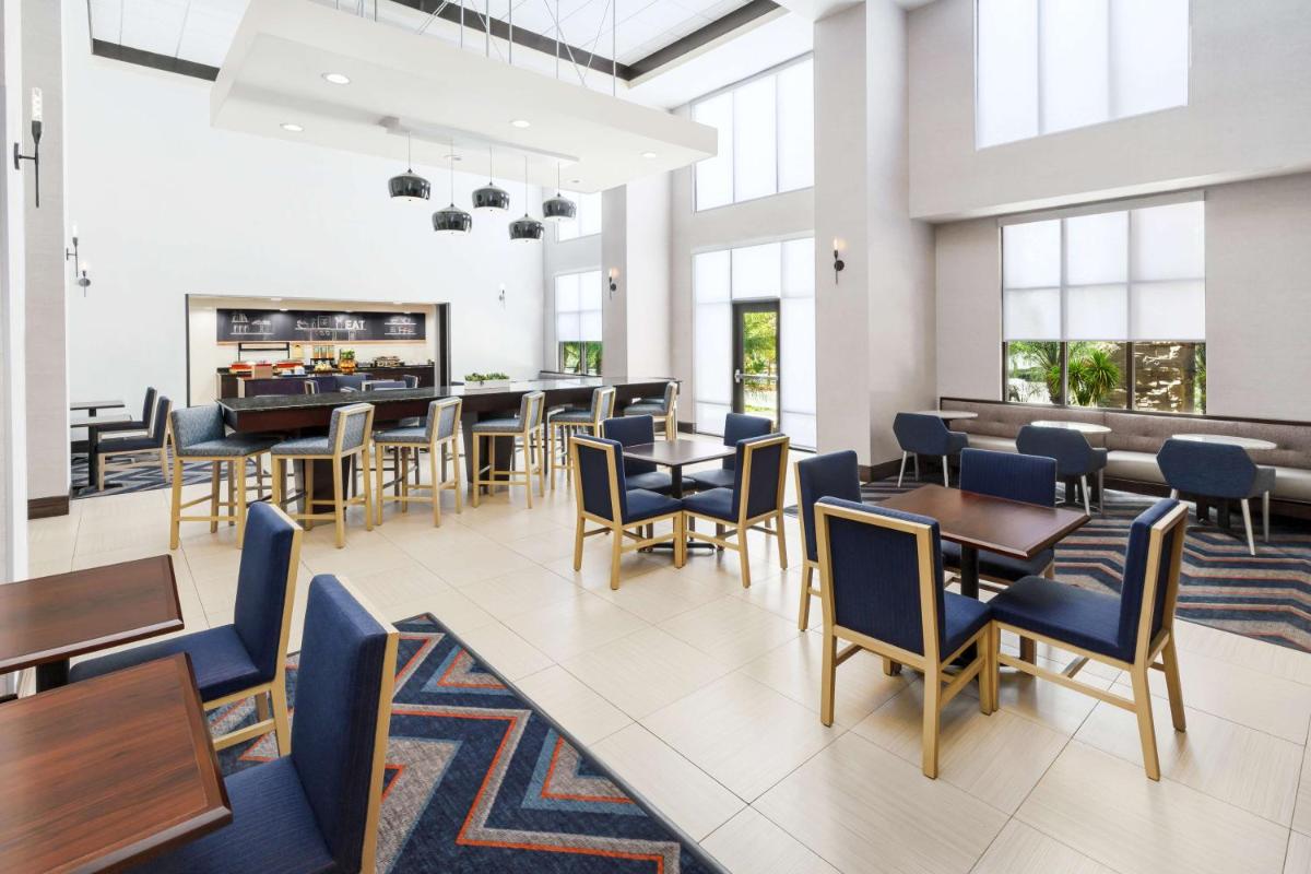Hampton Inn & Suites Thousand Oaks - image 6