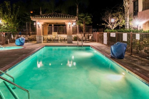 Courtyard Thousand Oaks Ventura County - image 23