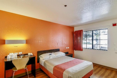 Motel 6-Thousand Oaks CA - image 9