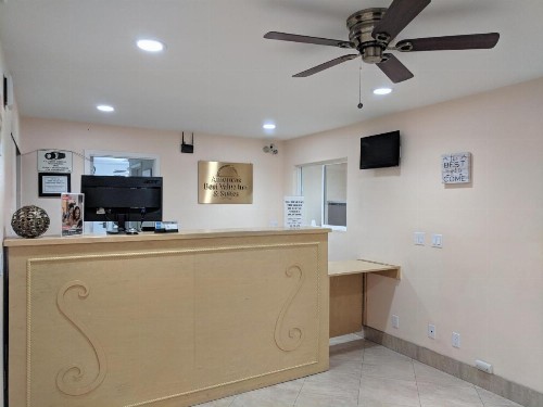 Americas Best Value Inn Thousand Oaks - image 16