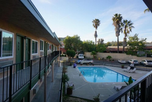 Americas Best Value Inn Thousand Oaks - image 9