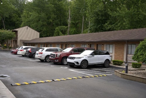 Carrier Motor Lodge - image 16