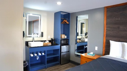 Carrier Motor Lodge - image 3