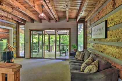 Charming Creekside Mountain Cabin!