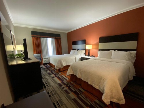 Hampton Inn Leesville - image 13