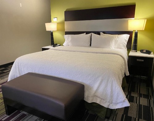 Hampton Inn Leesville - image 2