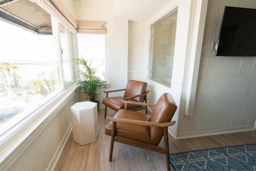 Newport Beach Hotel - image 15