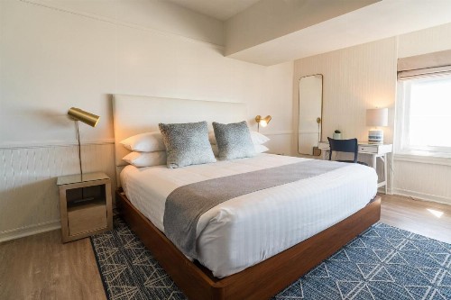 Newport Beach Hotel - image 17