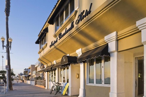 Newport Beach Hotel - image 3