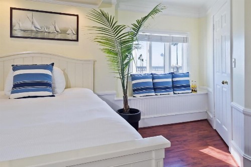 Newport Beach Hotel - image 40
