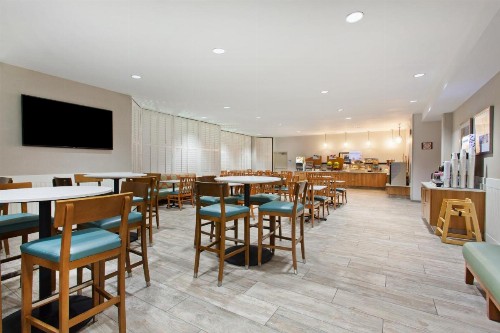 Holiday Inn Express Newport Beach an IHG Hotel - image 11