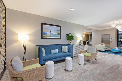 Holiday Inn Express Newport Beach an IHG Hotel - image 20