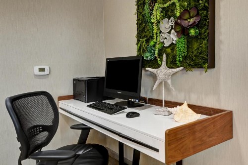 Holiday Inn Express Newport Beach an IHG Hotel - image 22