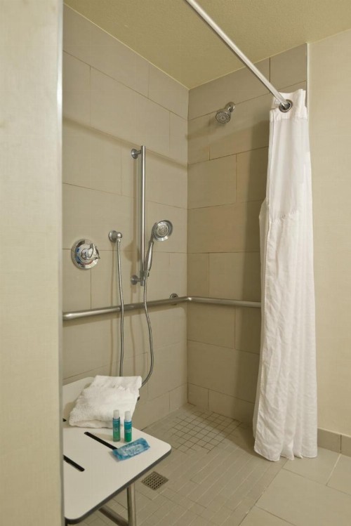 Holiday Inn Express Newport Beach an IHG Hotel - image 29