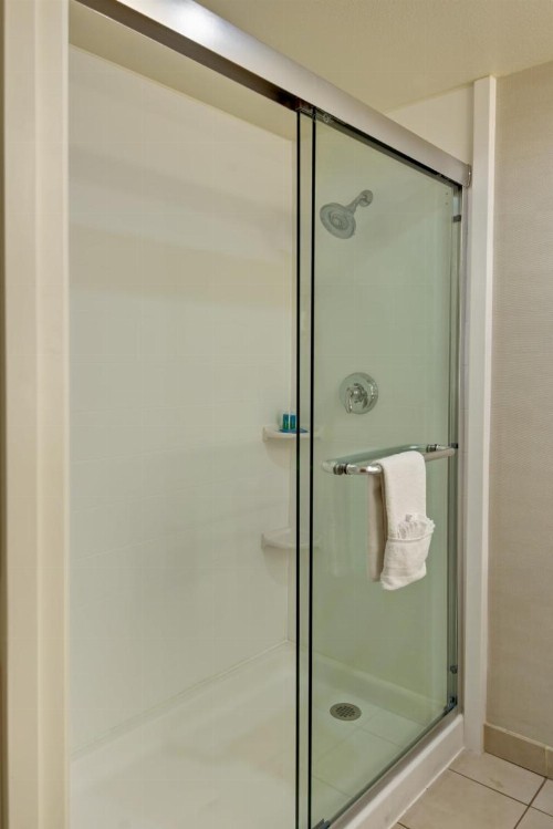 Holiday Inn Express Newport Beach an IHG Hotel - image 4