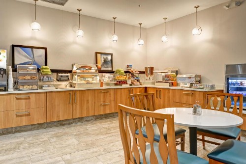 Holiday Inn Express Newport Beach an IHG Hotel - image 8