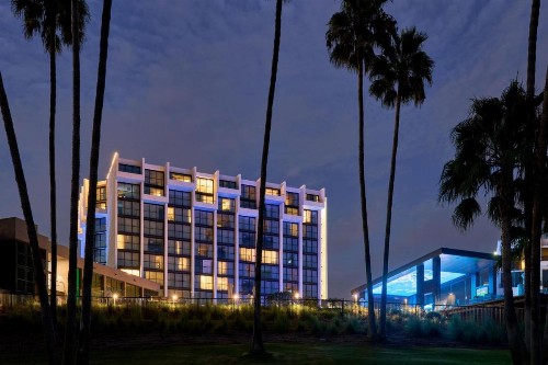 Newport Beach Marriott Hotel & Spa - image 9