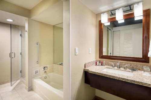 Newport Beach Marriott Bayview - image 25