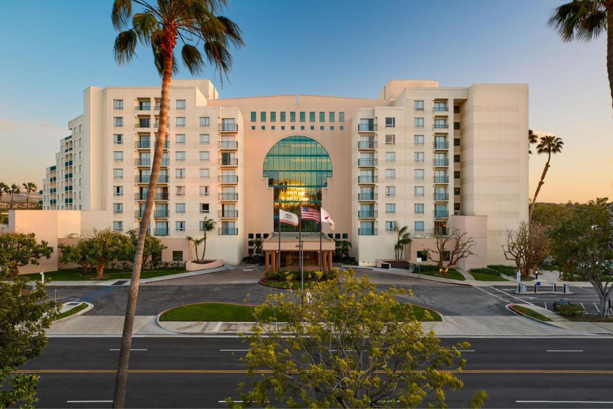 Newport Beach Marriott Bayview - image 3